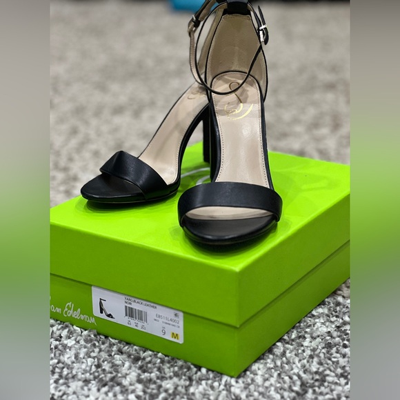 Sam Edelman Yaro Sandal - Picture 1 of 11